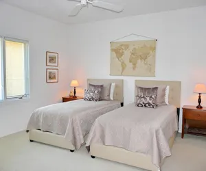 Photo 3 - 811 Bluebonnet Court