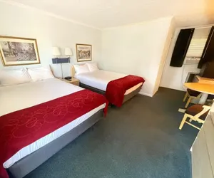 Photo 4 - AC Hotel by Marriott Saratoga Springs