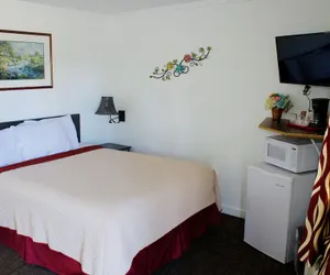 Photo 5 - Chalet Motel