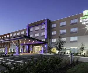 Photo 2 - Holiday Inn Express & Suites Wilmington West - Medical Park by IHG