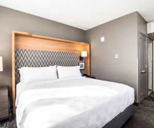 Photo 3 - Holiday Inn Columbia - Downtown by IHG