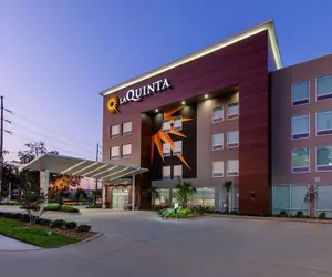 Photo 2 - La Quinta Inn & Suites by Wyndham Lafayette Oil Center