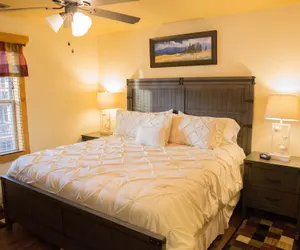 Photo 4 - Serene Oasis - Four Bedroom Chalet