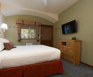 Photo 5 - Olympic Village Inn