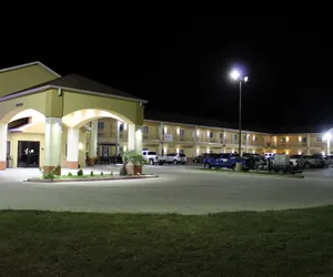 Photo 2 - Horizon Inn & Suites - Pearsall