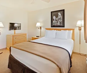 Photo 4 - Black Hills Luxury Suites