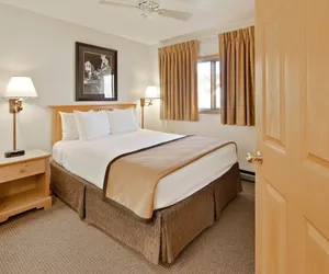 Photo 3 - Black Hills Luxury Suites