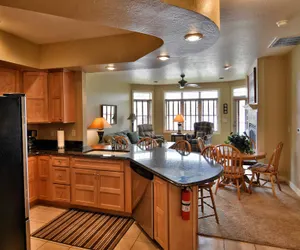 Photo 5 - Unit 411a 1 Bd/ 1 Ba Condo 1 Bedroom Condo by RedAwning