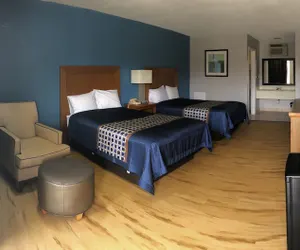 Photo 4 - Relax Inn