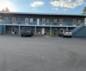 Photo 2 - Economy Inn Cadillac MI by Hotel O