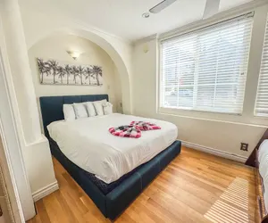 Photo 3 - Private vacation home with free parking!