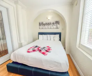 Photo 5 - Private vacation home with free parking!