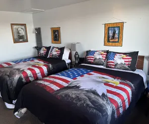 Photo 5 - Eagle View Motel & Retreat