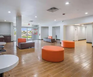 Photo 3 - OYO Hotel Orlando Airport