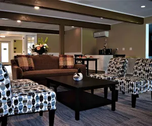 Photo 3 - Lake Wentworth Inn