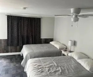 Photo 5 - Colonial Motel