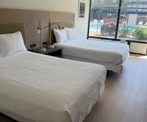 Photo 3 - 1st Place Hotel
