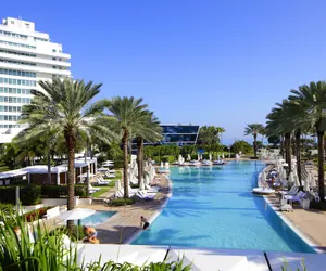 Photo 2 - Fontainebleau Miami Beach Private Luxury Suites