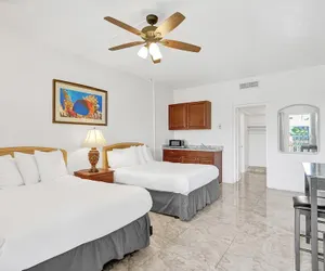 Photo 2 - Lovely Hallandale Beach Studio