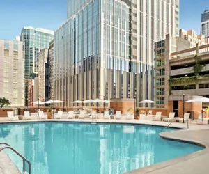 Photo 2 - Hilton Grand Vacations Club Chicago Magnificent Mile