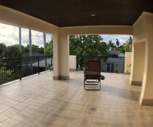 Photo 2 - Huge House in Fort Lauderdale -  821