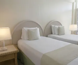 Photo 3 - Waikiki Heritage Hotel