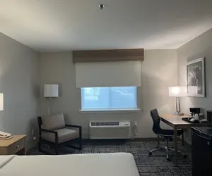 Photo 5 - Riverside Hotel