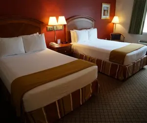 Photo 4 - Riverside Hotel