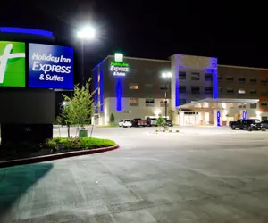 Photo 2 - Holiday Inn Express & Suites Taylor by IHG