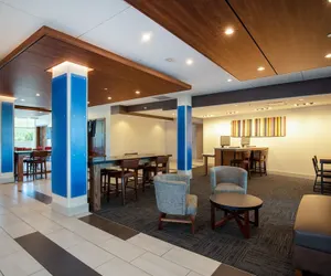 Photo 5 - Holiday Inn Express & Suites Beloit by IHG