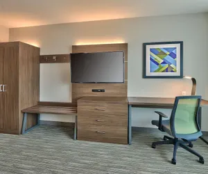 Photo 3 - Holiday Inn Express & Suites Albuquerque East by IHG