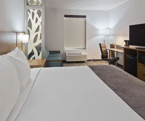 Photo 4 - Best Western Green Oaks Inn & Suites