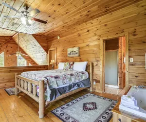 Photo 5 - Mountain Serenity 2 Bedroom Cabin by RedAwning