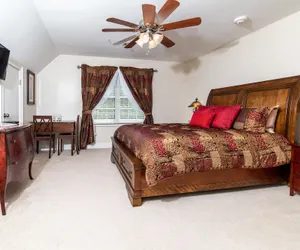 Photo 4 - Pleasanton Courtyard B&B