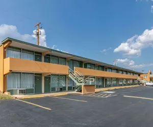 Photo 2 - Rodeway Inn Kingston Springs
