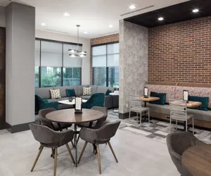 Photo 3 - Courtyard by Marriott Houston Heights/I-10
