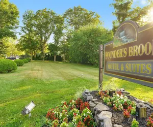 Photo 2 - Founder's Brook Motel and Suites