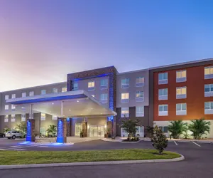 Photo 2 - Holiday Inn Express & Suites Ruskin by IHG