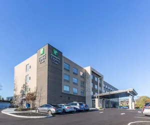 Photo 2 - Holiday Inn Express & Suites Florence-Cincinnati Airport, an IHG Hotel