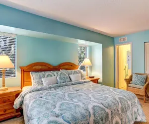 Photo 5 - Private vacation home with free parking!