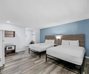 Photo 2 - Suburban Studios Newport News – Hampton