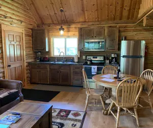 Photo 3 - Cozy log cabin with fireplace and jacuzzi tub, close to skiing