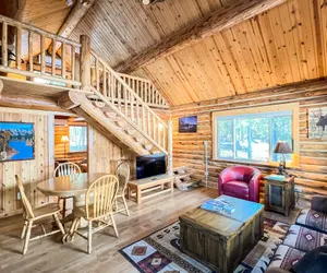 Photo 3 - Cozy log cabin with fireplace and jacuzzi tub, close to skiing
