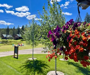 Photo 3 - Cozy suite on large property, close to skiing and glacier national park