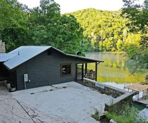 Photo 2 - Around The Bend- Lake Blue Ridge