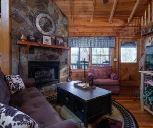 Photo 4 - Mountain Time Cabin, Hot Tub, Fire Pit, Fireplace