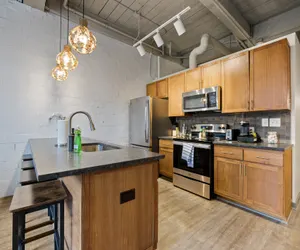 Photo 2 - Superior Studio #215