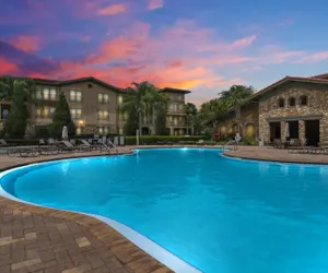 Photo 5 - Beautiful 3BR 3BA Pool View Condo