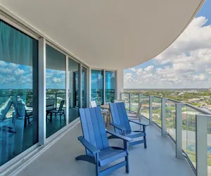 Photo 3 - Max Beach Resort Panorama Suite 704