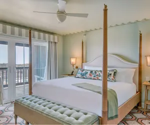 Photo 2 - GR | Oceanview King